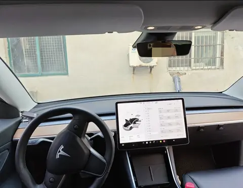 纯电出行新选择,加速凌厉,代步有面儿——二手特斯拉Model3