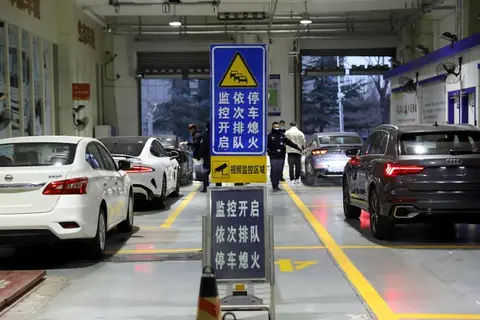 元旦节后首日车辆挂牌3458辆，达正常工作日业务量3倍