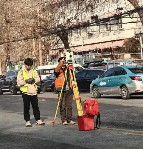 雷军微博突然发文，征求小米汽车是否改名！网友：什么蜜汁操作？